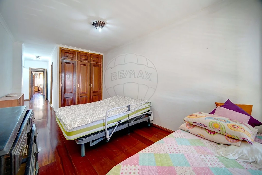 Apartamento T3 para Venda em Massamá e Monte Abraão Foto 18