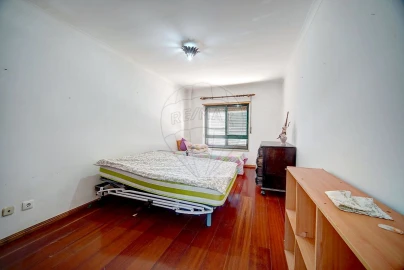 Apartamento T3 para Venda em Massamá e Monte Abraão