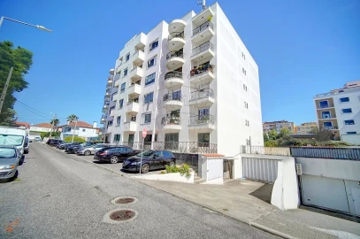 Apartamento T3 para Venda em Massamá e Monte Abraão