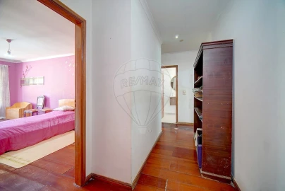 Apartamento T3 para Venda em Massamá e Monte Abraão