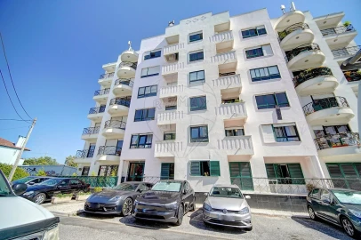 Apartamento T3 para Venda em Massamá e Monte Abraão