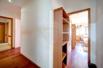 Apartamento T3 para Venda em Massamá e Monte Abraão