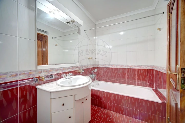 Apartamento T3 para Venda em Massamá e Monte Abraão Foto 15