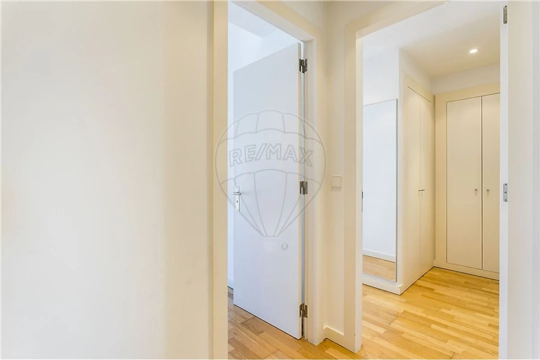 Apartamento T2 para Venda em Parque das Nações Foto 13