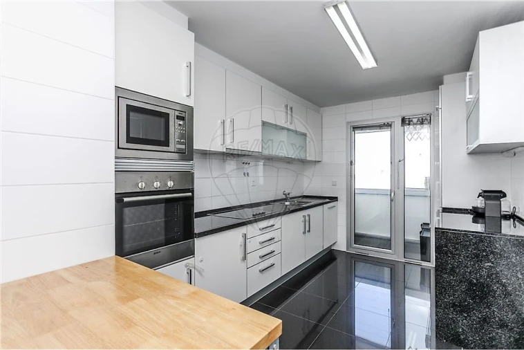 Apartamento T2 para Venda em Parque das Nações Foto 15