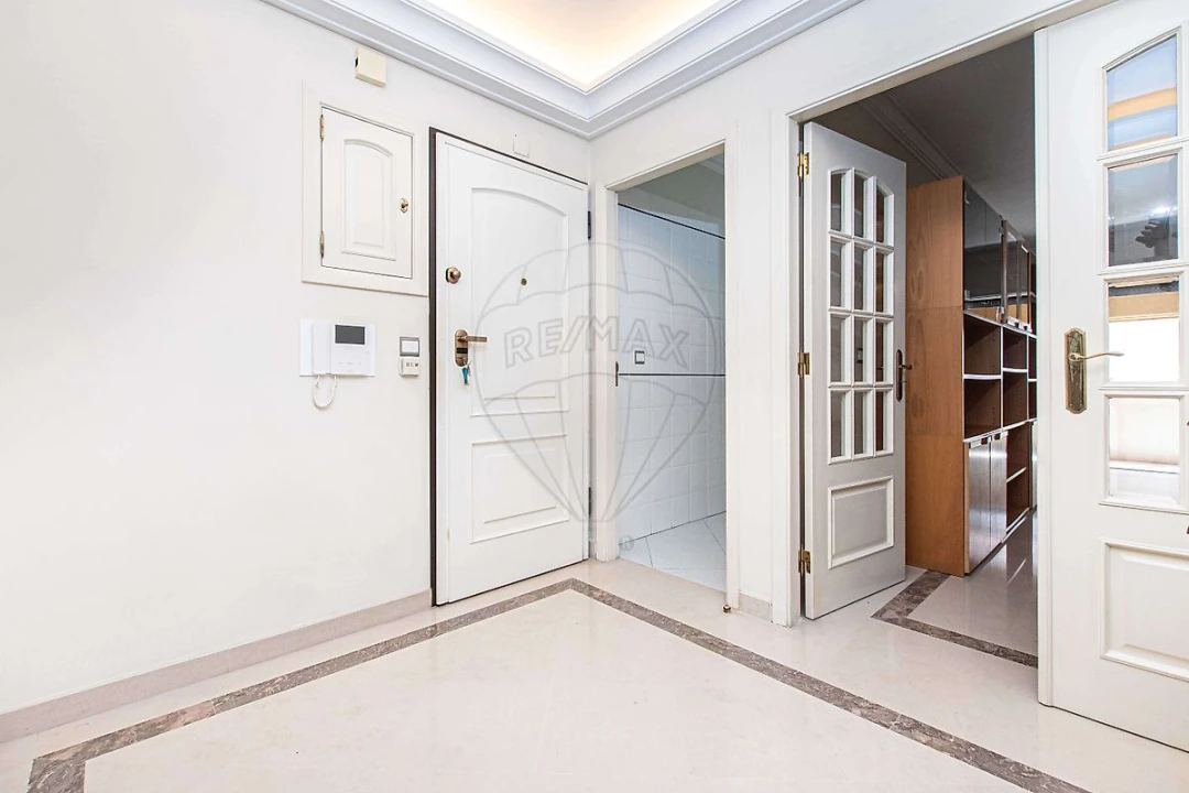 Apartamento T1 para Arrendamento em Arroios Foto 1