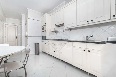 Apartamento T1 para Arrendamento em Arroios