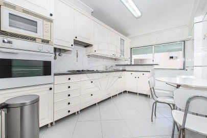 Apartamento T1 para Arrendamento em Arroios