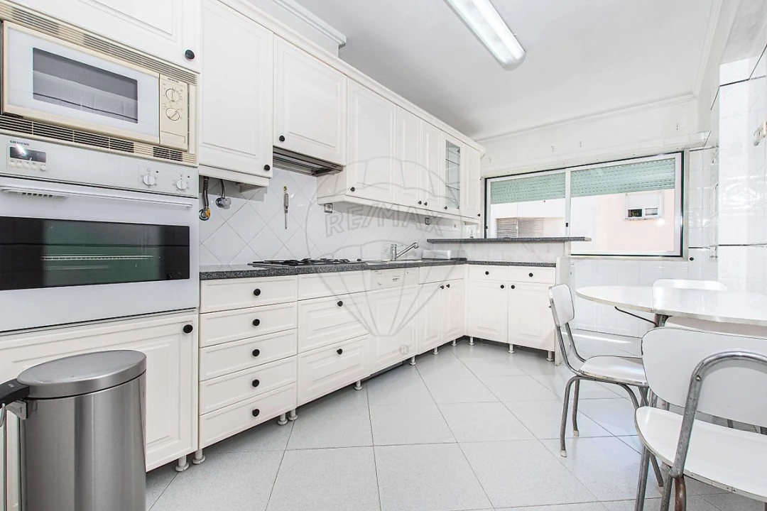 Apartamento T1 para Arrendamento em Arroios Foto 8