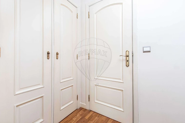 Apartamento T1 para Arrendamento em Arroios Foto 21