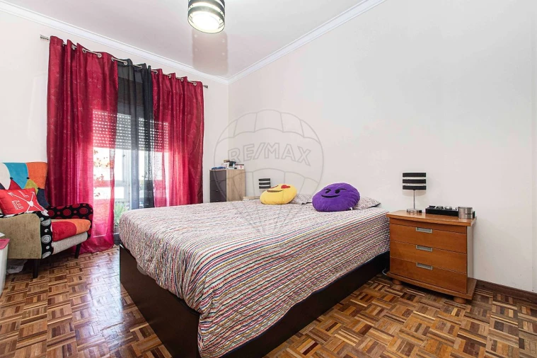 Apartamento T4 para Venda em Vila Franca de Xira Foto 6