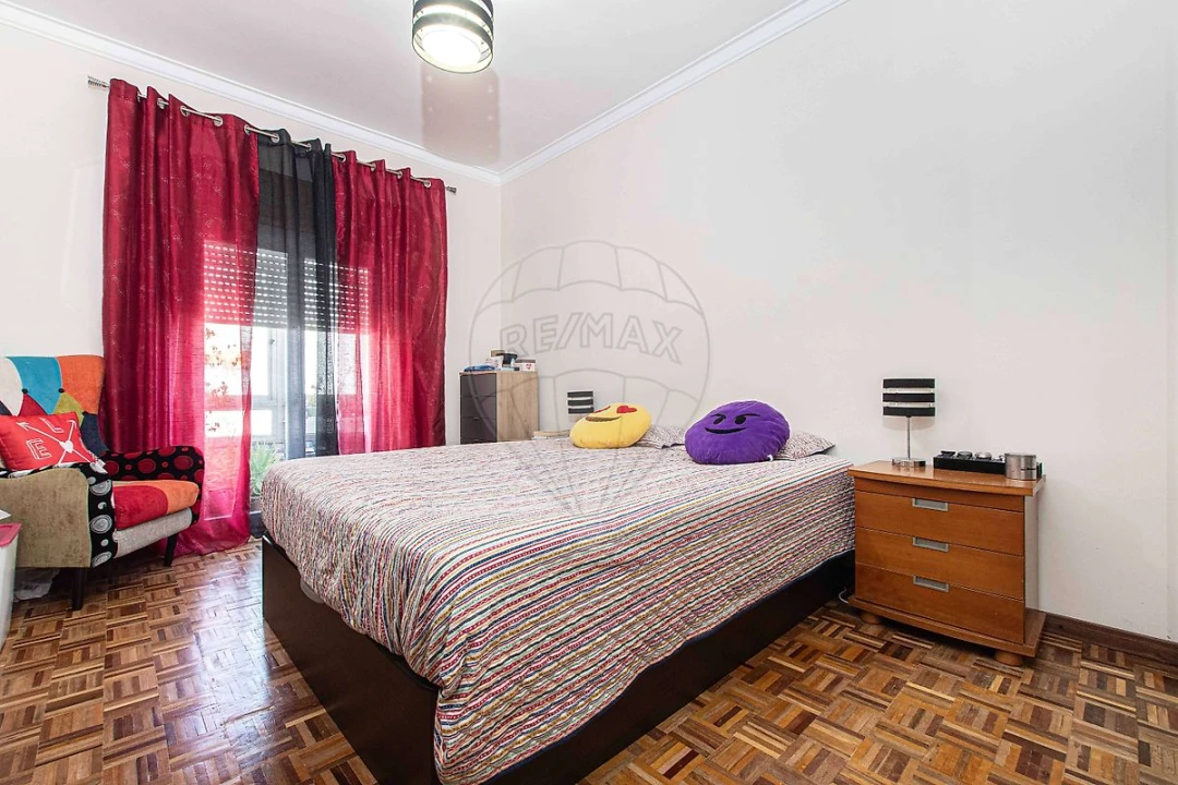 Apartamento T4 para Venda em Vila Franca de Xira Foto 6
