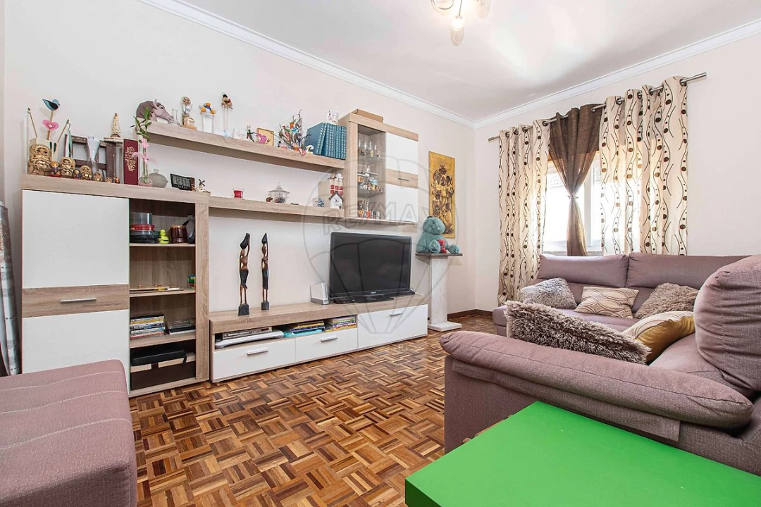 Apartamento T4 para Venda em Vila Franca de Xira Foto 12