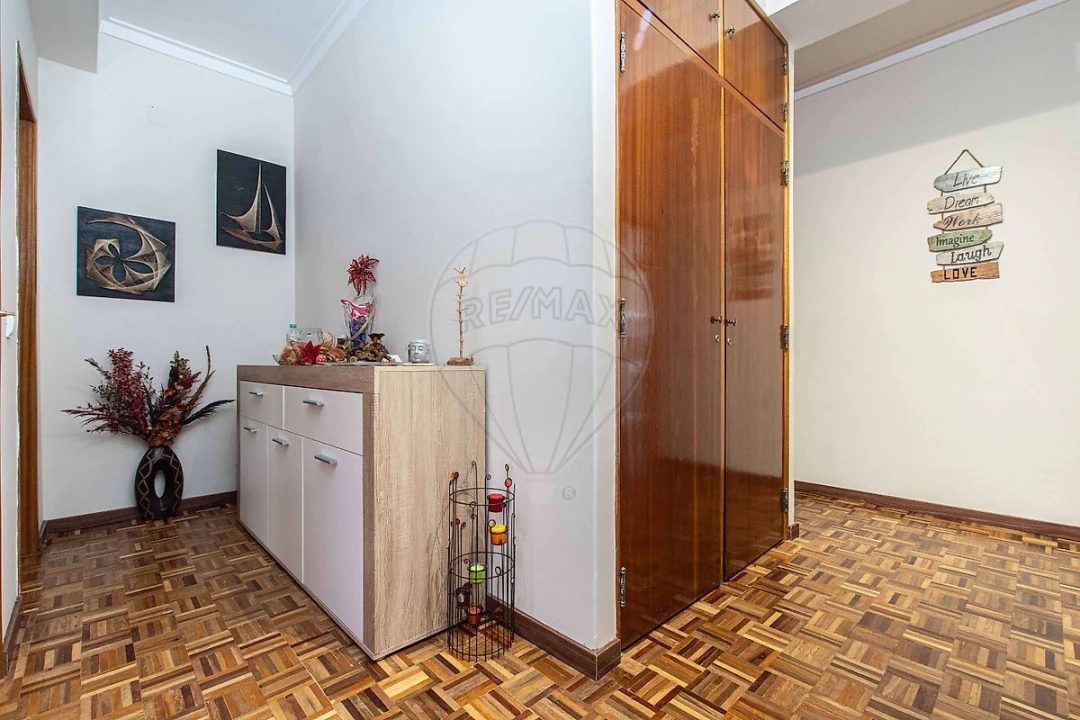 Apartamento T4 para Venda em Vila Franca de Xira Foto 9