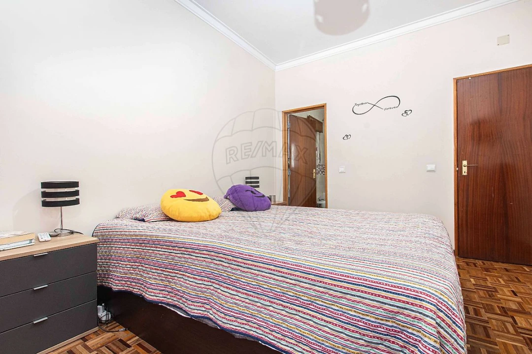 Apartamento T4 para Venda em Vila Franca de Xira Foto 7