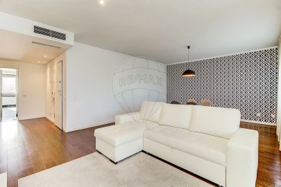Apartamento T2 para Arrendamento em Benfica