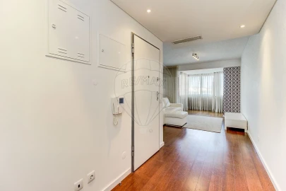 Apartamento T2 para Arrendamento em Benfica