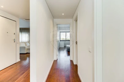 Apartamento T2 para Arrendamento em Benfica