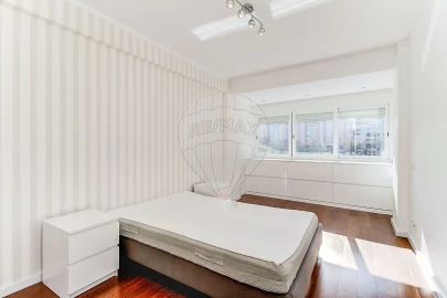 Apartamento T2 para Arrendamento em Benfica