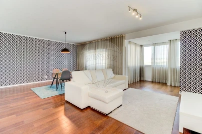 Apartamento T2 para Arrendamento em Benfica