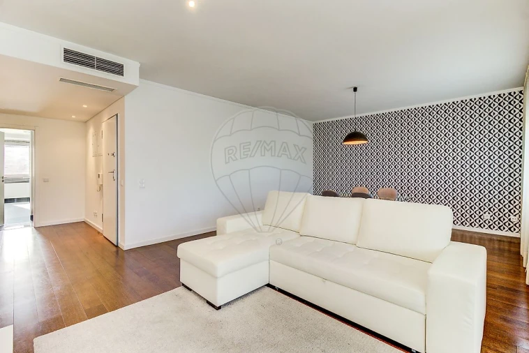 Apartamento T2 para Arrendamento em Benfica Foto 10