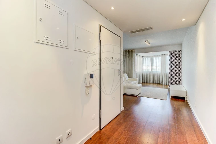 Apartamento T2 para Arrendamento em Benfica Foto 7