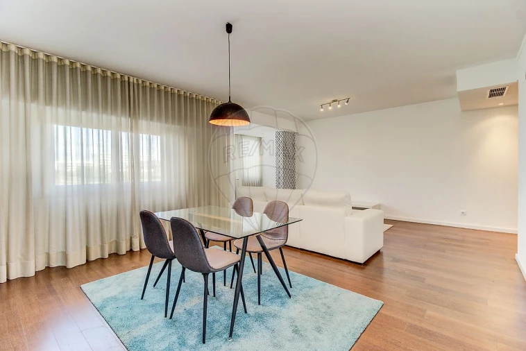 Apartamento T2 para Arrendamento em Benfica Foto 13