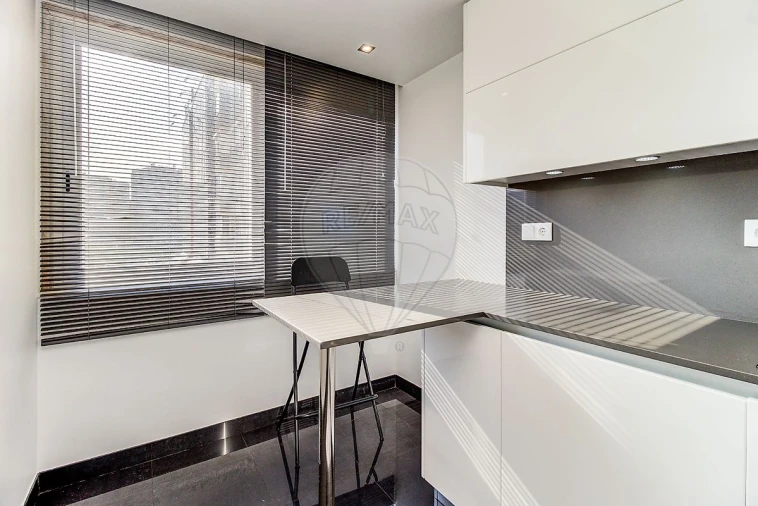 Apartamento T2 para Arrendamento em Benfica Foto 9