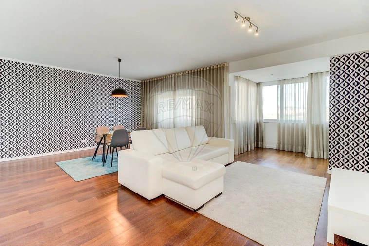 Apartamento T2 para Arrendamento em Benfica Foto 6