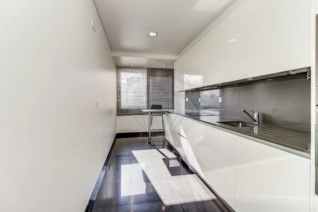 Apartamento T2 para Arrendamento em Benfica Foto 17