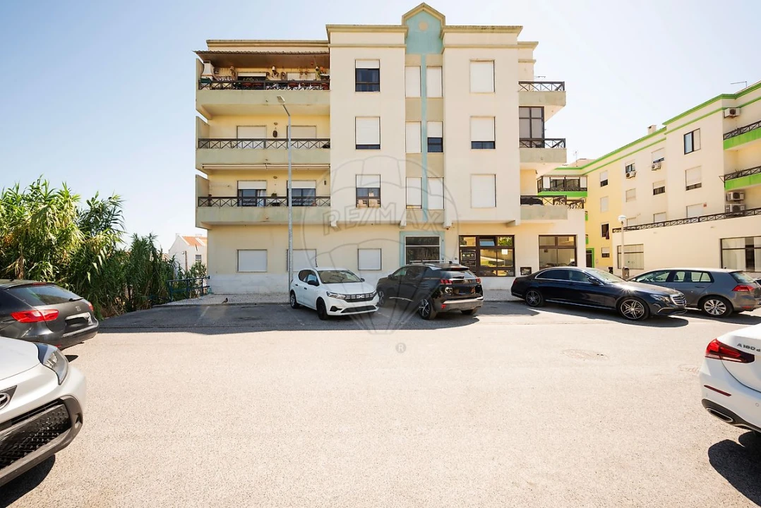 Apartamento T3 para Venda em Baixa da Banheira e Vale da Amoreira Foto 2