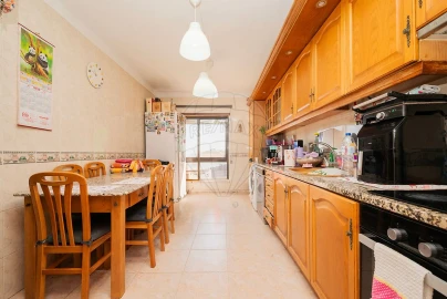 Apartamento T3 para Venda em Baixa da Banheira e Vale da Amoreira