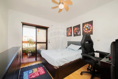 Apartamento T3 para Venda em Baixa da Banheira e Vale da Amoreira
