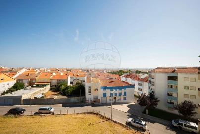Apartamento T3 para Venda em Baixa da Banheira e Vale da Amoreira