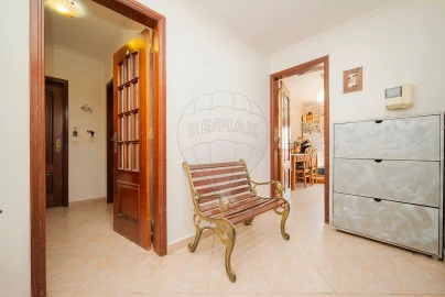 Apartamento T3 para Venda em Baixa da Banheira e Vale da Amoreira