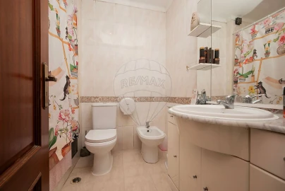 Apartamento T3 para Venda em Baixa da Banheira e Vale da Amoreira