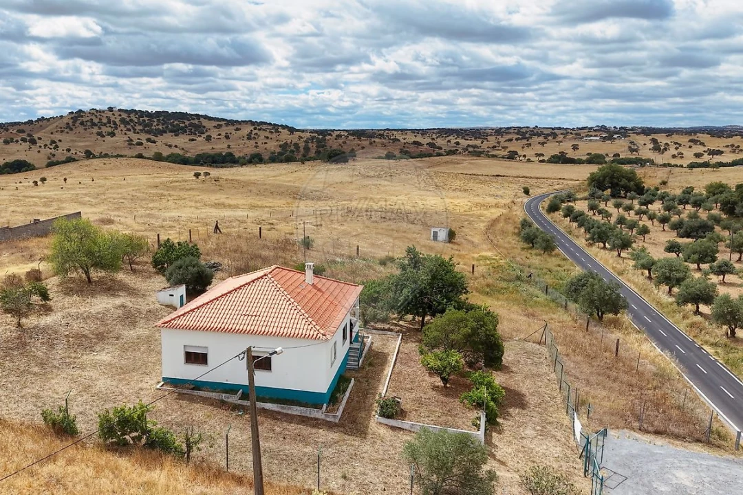 Moradia T2 para Venda em Castro Verde e Casével Foto 2