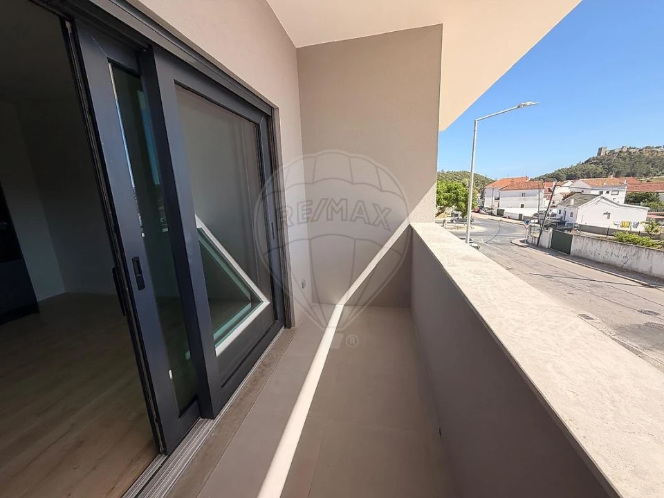 Apartamento T2 para Arrendamento em Sesimbra (Castelo) Foto 1