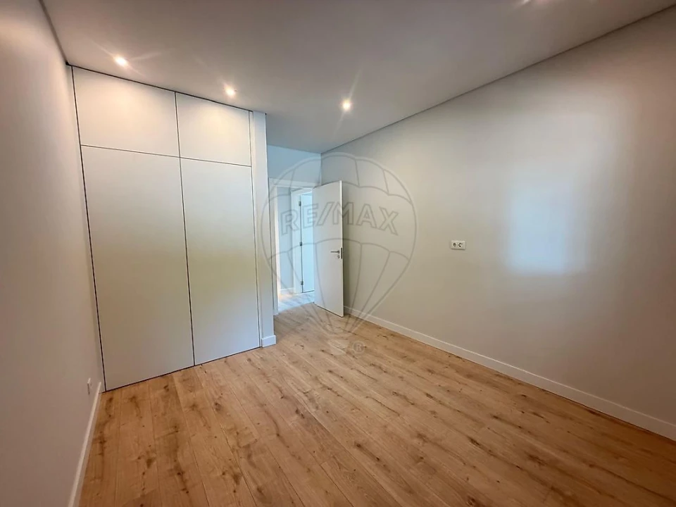 Apartamento T2 para Arrendamento em Sesimbra (Castelo) Foto 8