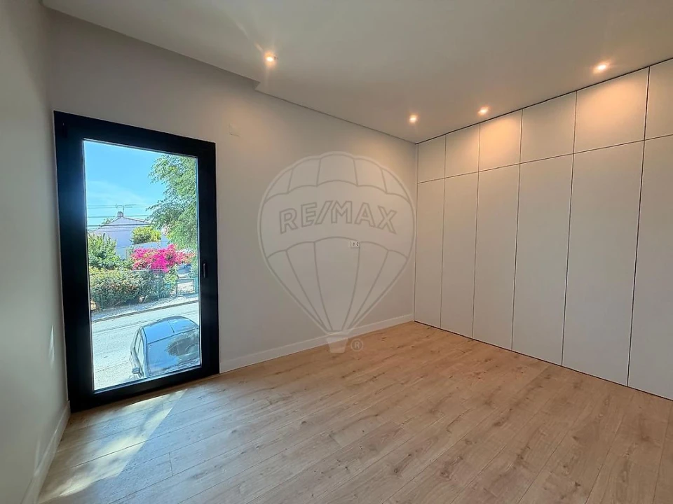 Apartamento T2 para Arrendamento em Sesimbra (Castelo) Foto 3