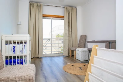 Apartamento T3 para Venda em Carregado e Cadafais