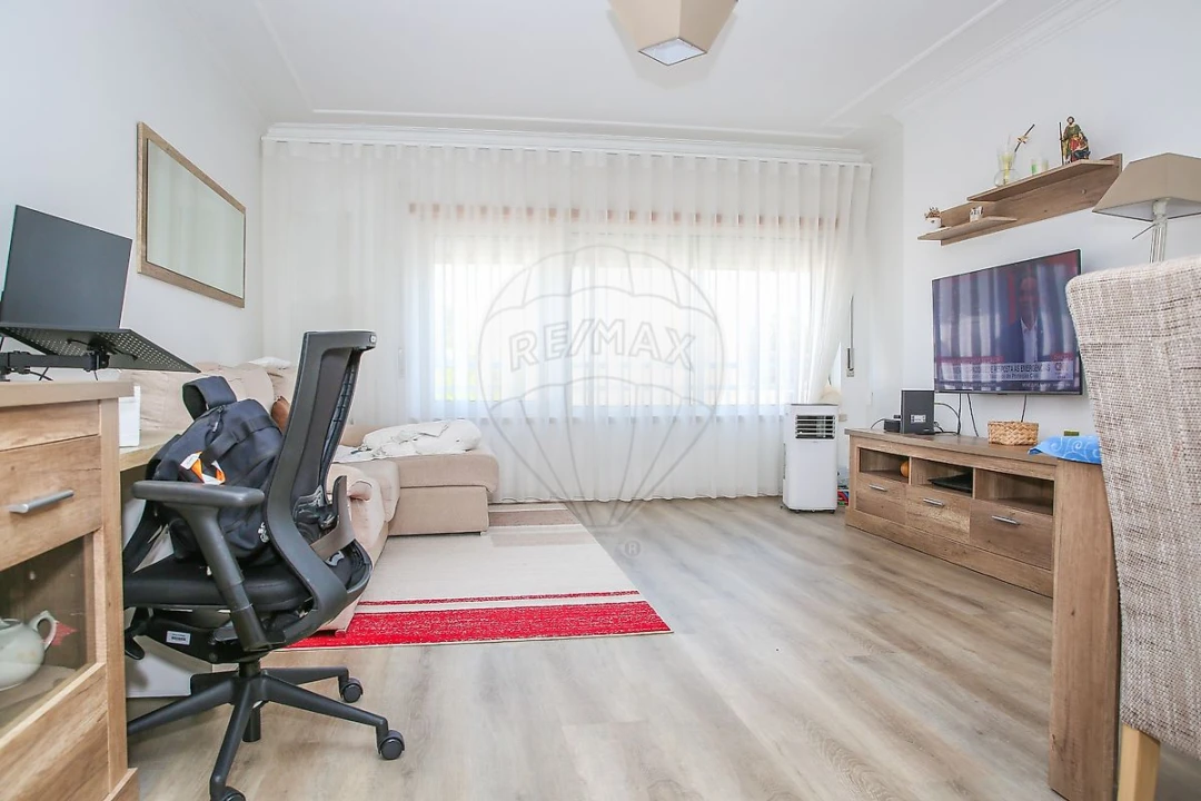 Apartamento T3 para Venda em Carregado e Cadafais Foto 12