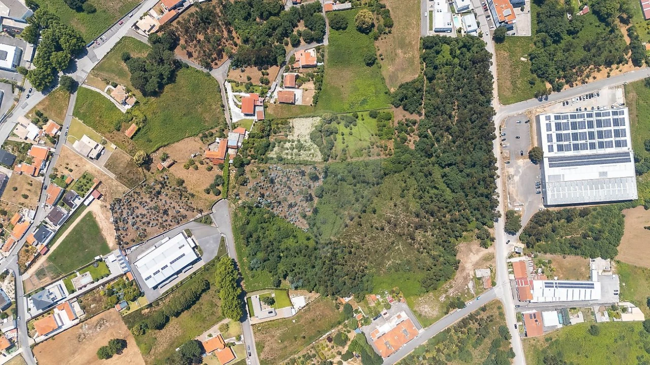 Terreno para Venda em O. Azeméis, Riba-Ul, Ul, Macinhata Seixa, Madail Foto 4