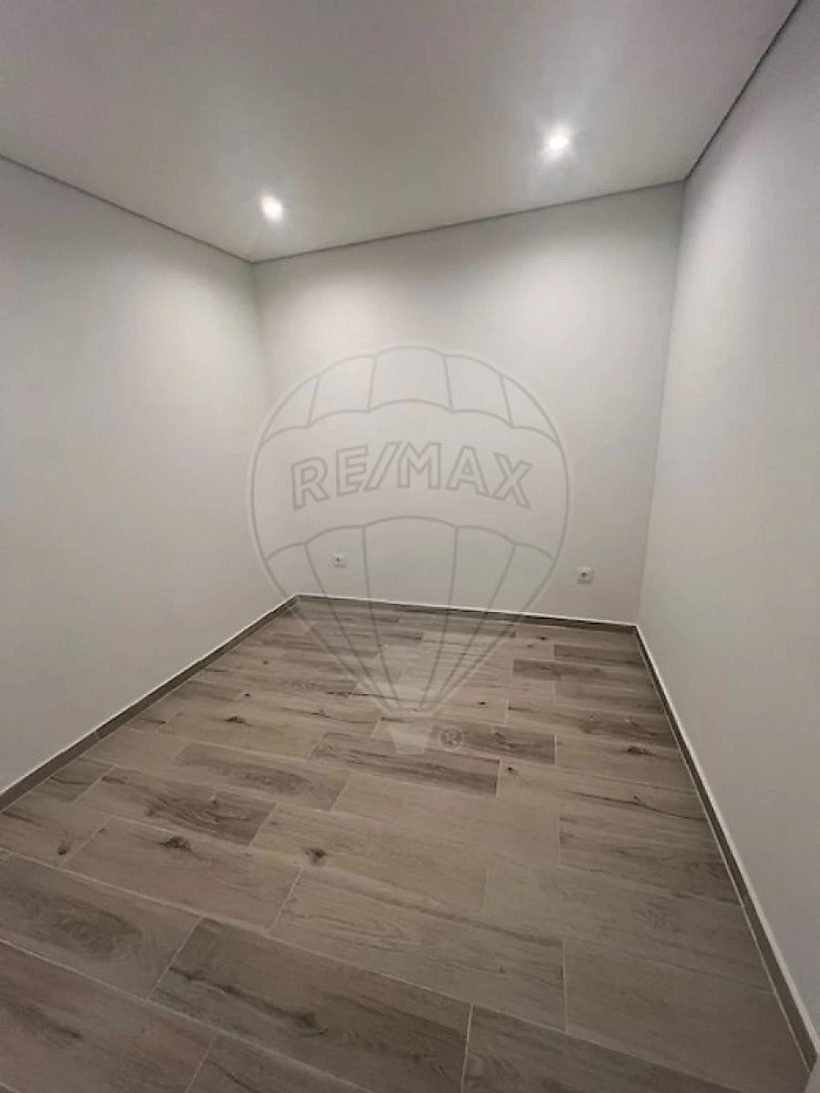 Moradia T2 para Arrendamento em Espinho Foto 2
