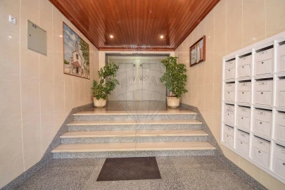 Apartamento T2 para Venda em Algueirão-Mem Martins