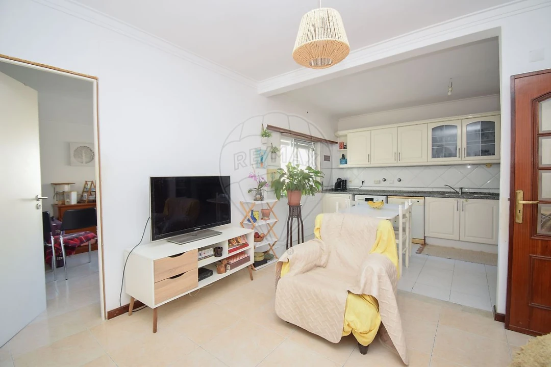 Apartamento T2 para Venda em Algueirão-Mem Martins Foto 14