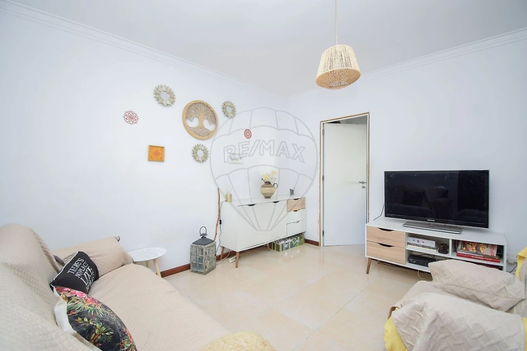Apartamento T2 para Venda em Algueirão-Mem Martins Foto 16