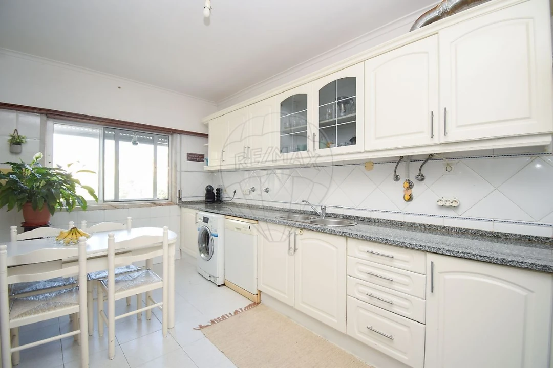 Apartamento T2 para Venda em Algueirão-Mem Martins Foto 17