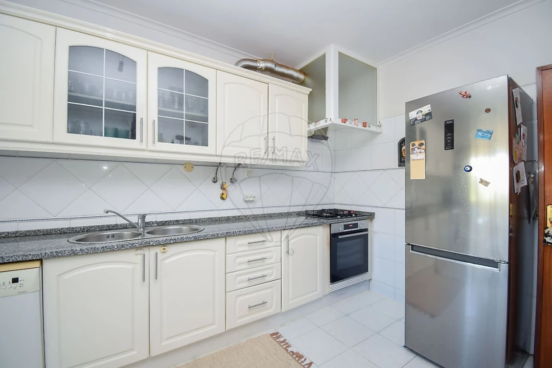 Apartamento T2 para Venda em Algueirão-Mem Martins Foto 3