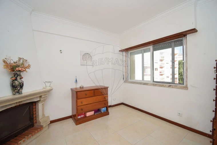 Apartamento T2 para Venda em Algueirão-Mem Martins Foto 6